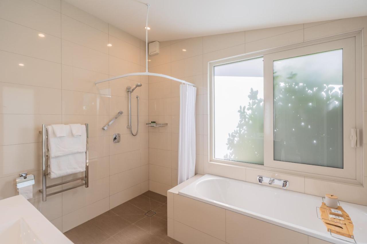Anam Cara Gardens Luxury Villa Private Bedrooms And Ensuite Bathrooms Sleeps 9 Otaki 外观 照片