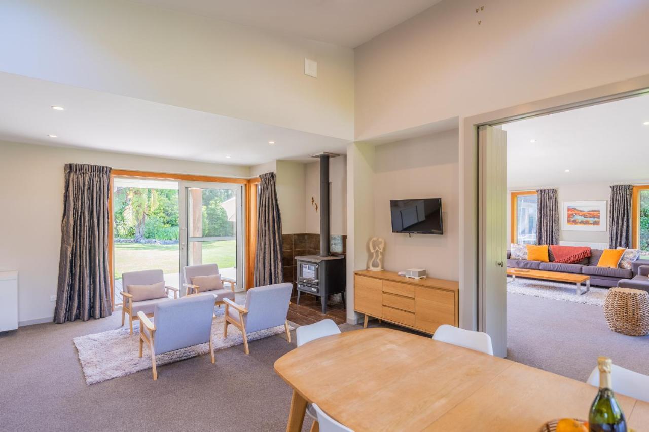 Anam Cara Gardens Luxury Villa Private Bedrooms And Ensuite Bathrooms Sleeps 9 Otaki 外观 照片