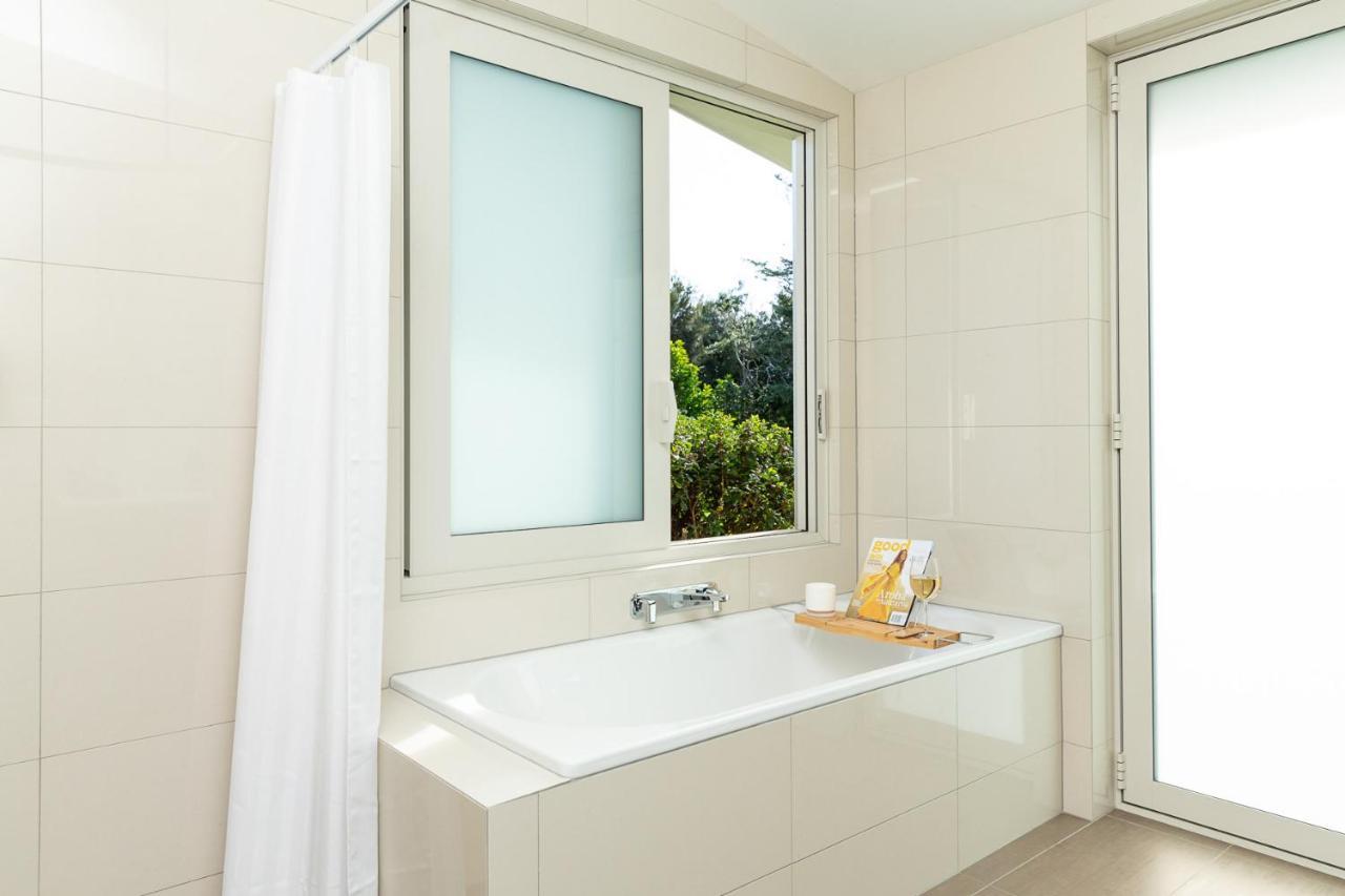 Anam Cara Gardens Luxury Villa Private Bedrooms And Ensuite Bathrooms Sleeps 9 Otaki 外观 照片