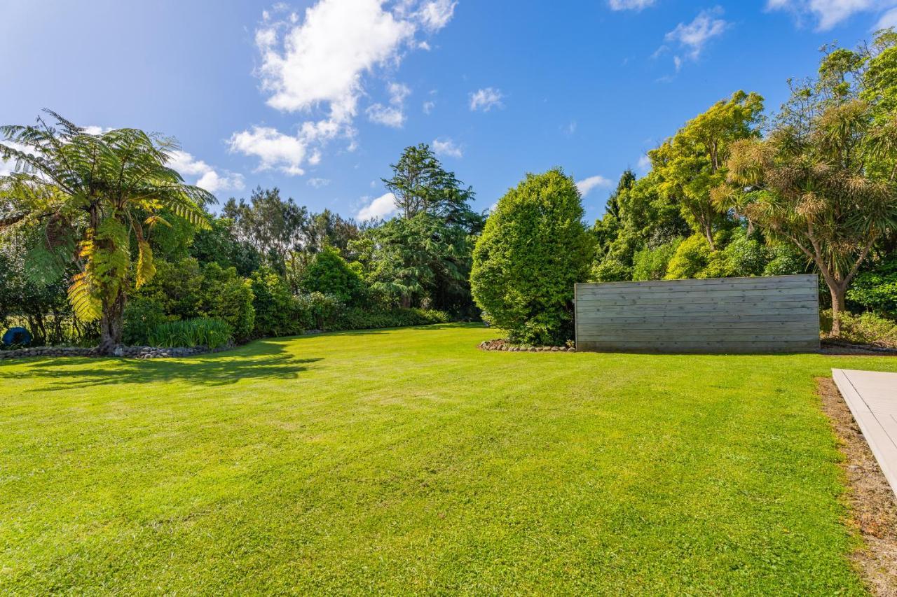 Anam Cara Gardens Luxury Villa Private Bedrooms And Ensuite Bathrooms Sleeps 9 Otaki 外观 照片