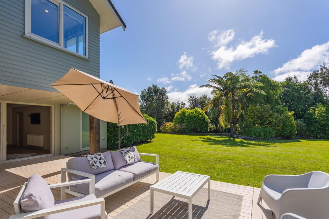 Anam Cara Gardens Luxury Villa Private Bedrooms And Ensuite Bathrooms Sleeps 9 Otaki 外观 照片